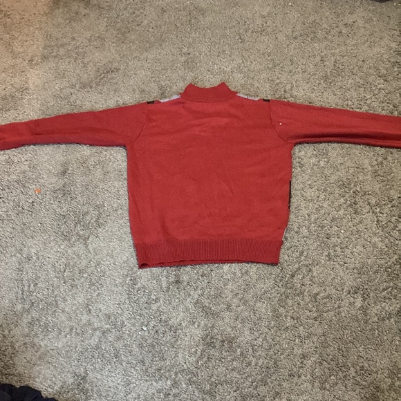 I’m am selling a medium in men sized sweater dark red black and grey - Picture 2 of 2